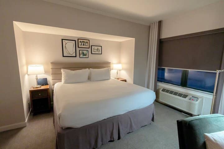 Room 21 of 69